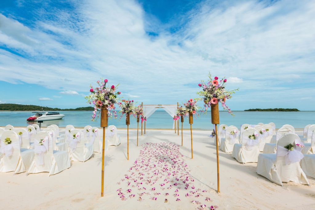 A Beach	Mandap, Quirky Decor and Stunning Landscape Make For A Spectacular Wedding Affair