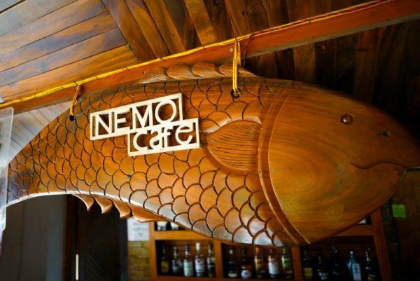 Nemo Cafe & Bar By The Beach