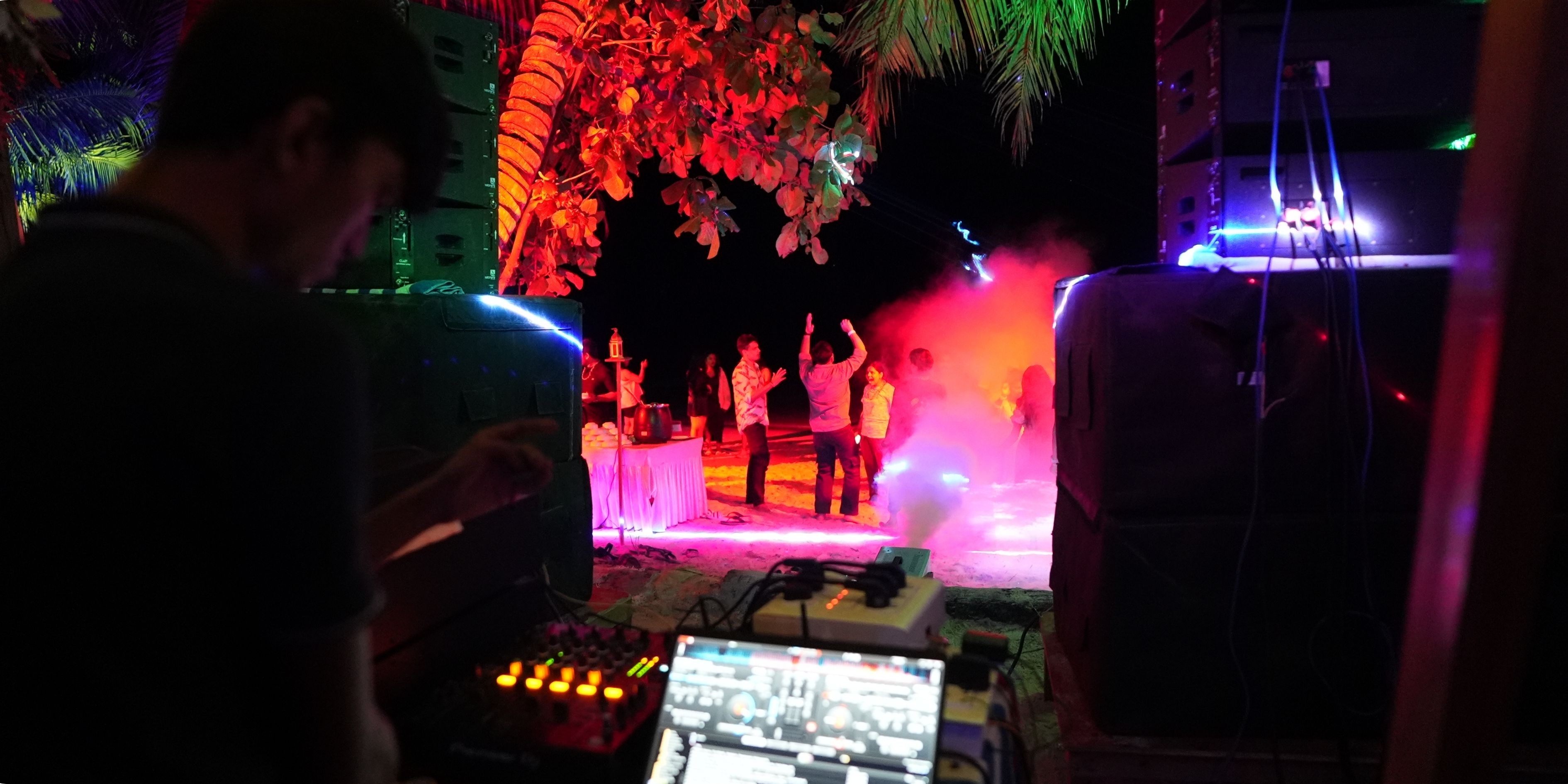 beach-dj-party.jpg