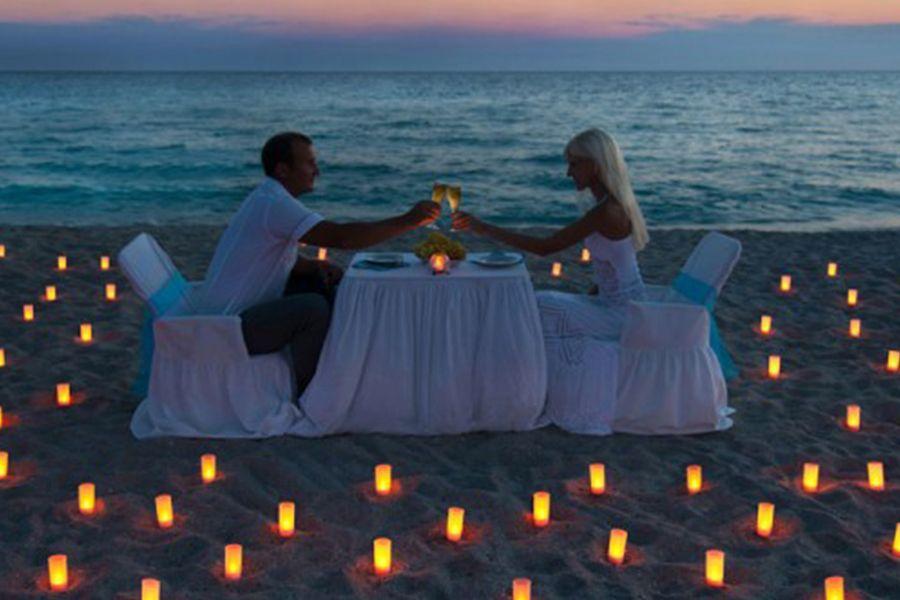 honeymoon-special-candlelight-dinner-in-havelock-island.jpg
