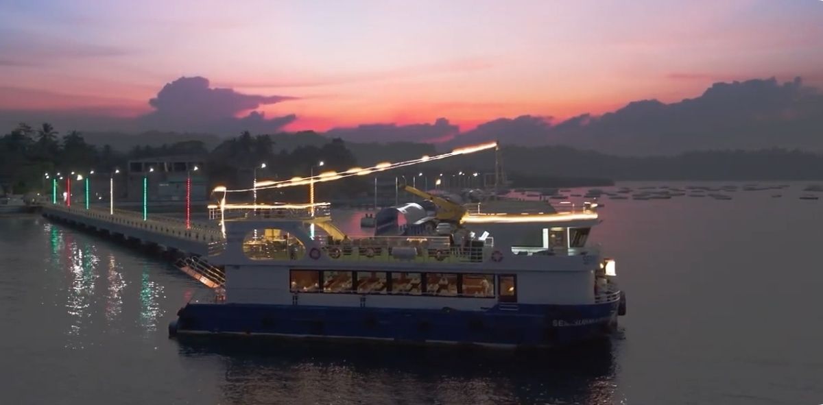 Semi - Submarine Cruise Parties