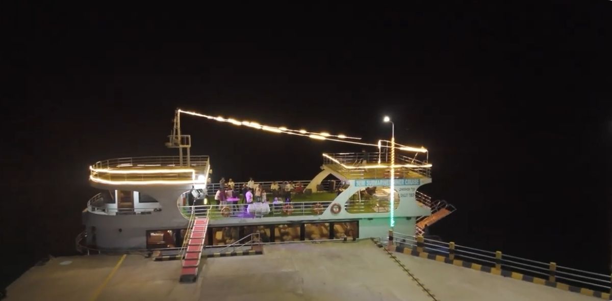 Sundowner Cruise Party