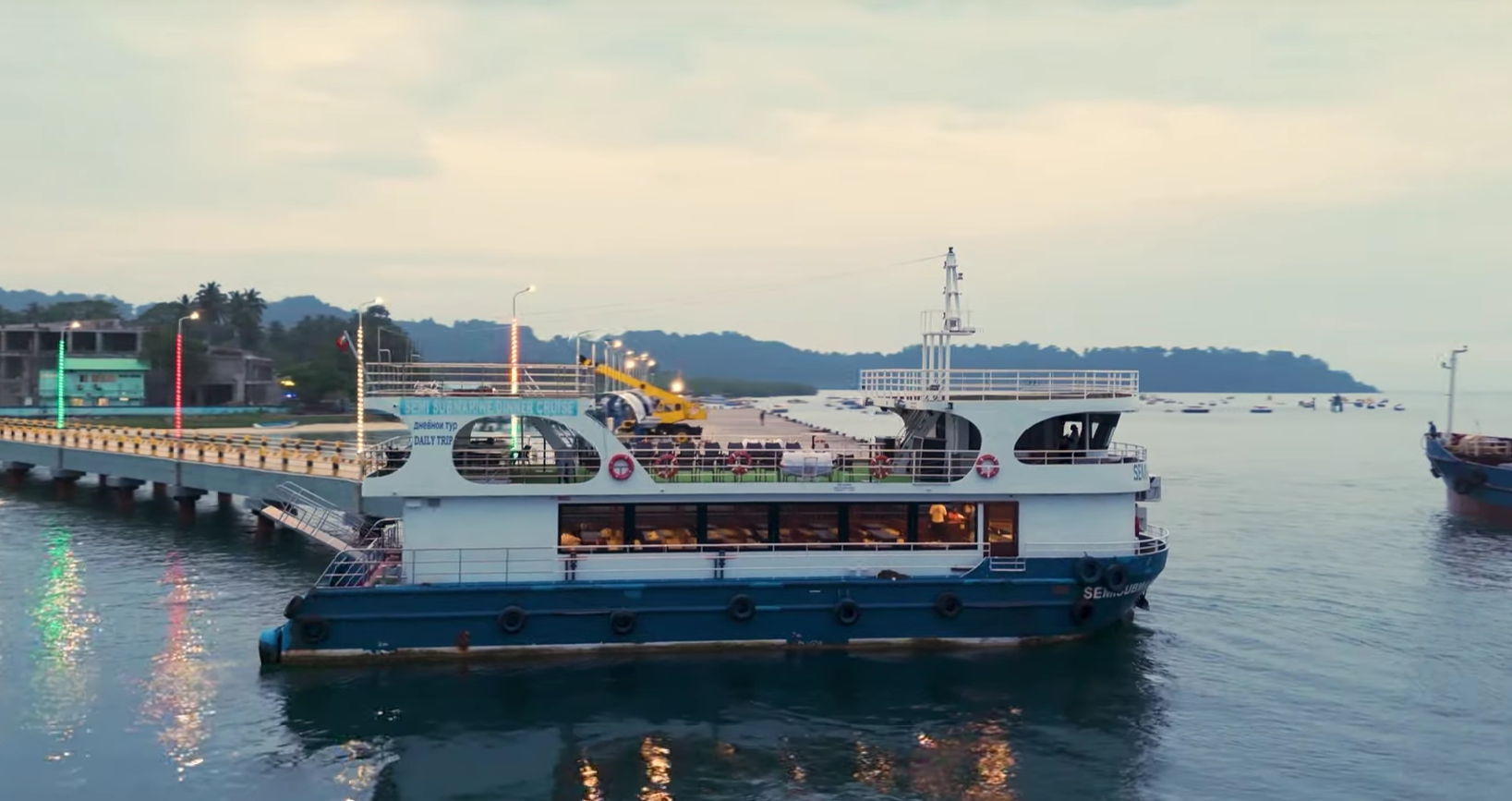 Sundowner Cruise Party